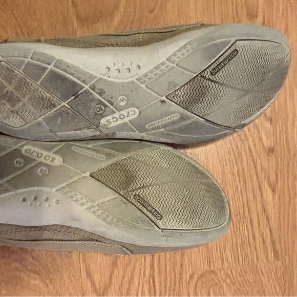 Crocks - Picture 2 of 4